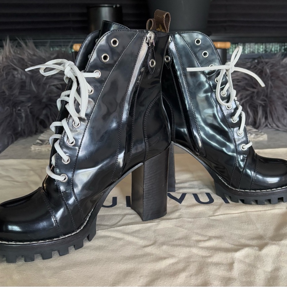 LV Heart Star Trail Boots ❤️ - Picture 5 of 16